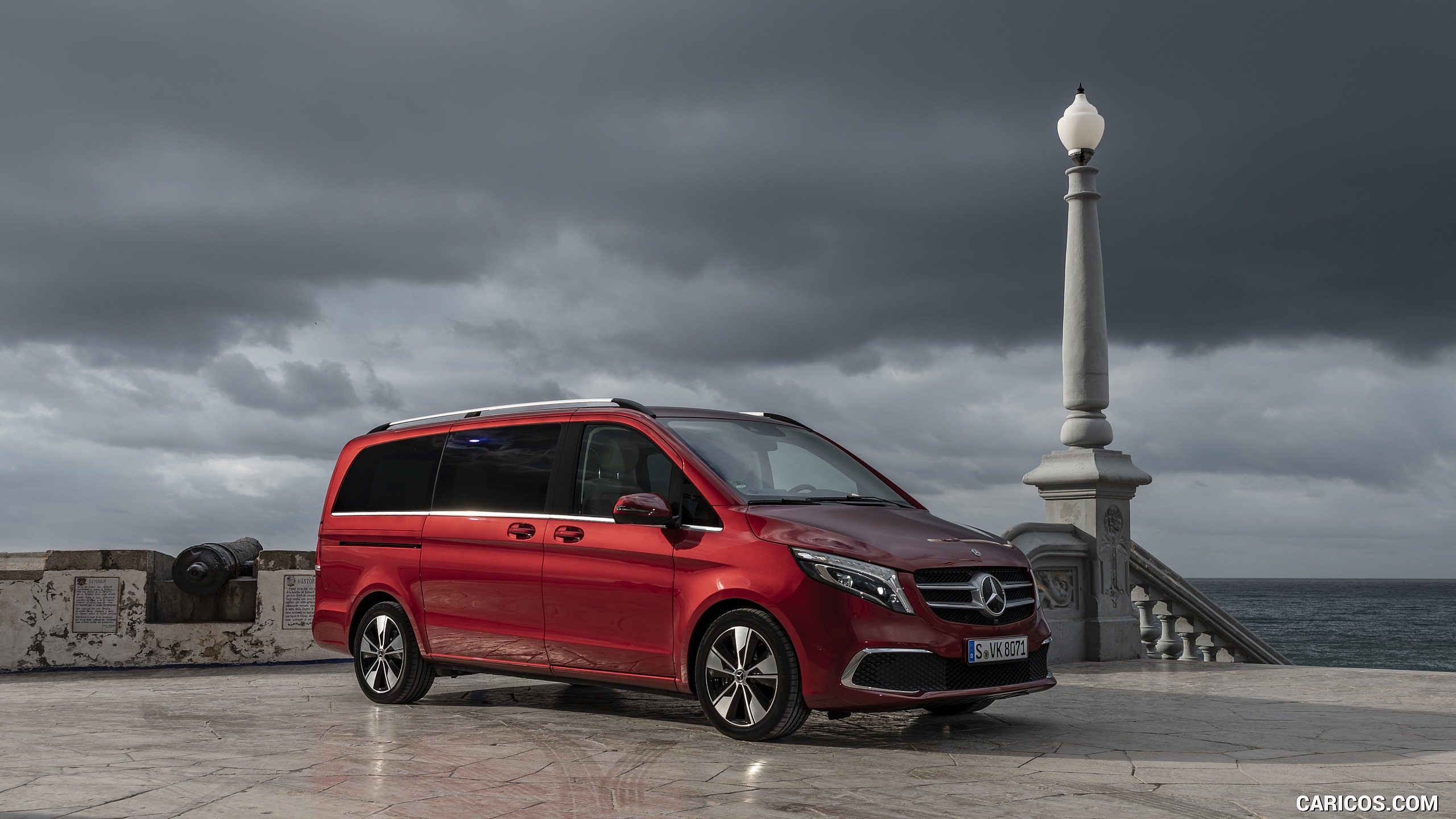 2019 Mercedes-Benz V-Class V300d EXCLUSIVE (Color: Hyazinth Red Metallic) - Front Three-Quarter, #151 of 216