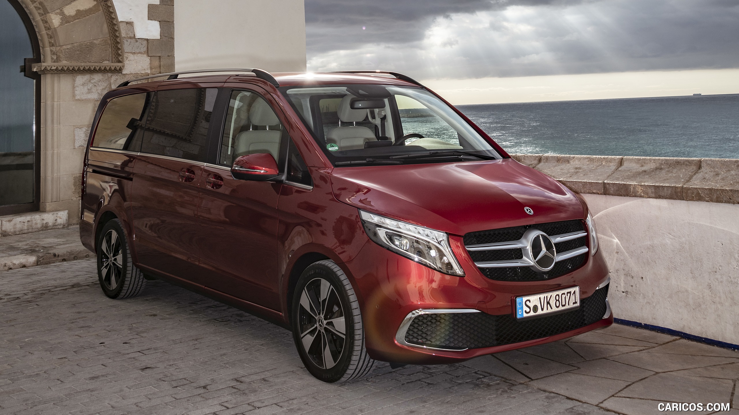 2019 Mercedes-Benz V-Class V300d EXCLUSIVE (Color: Hyazinth Red Metallic) - Front Three-Quarter, #155 of 216