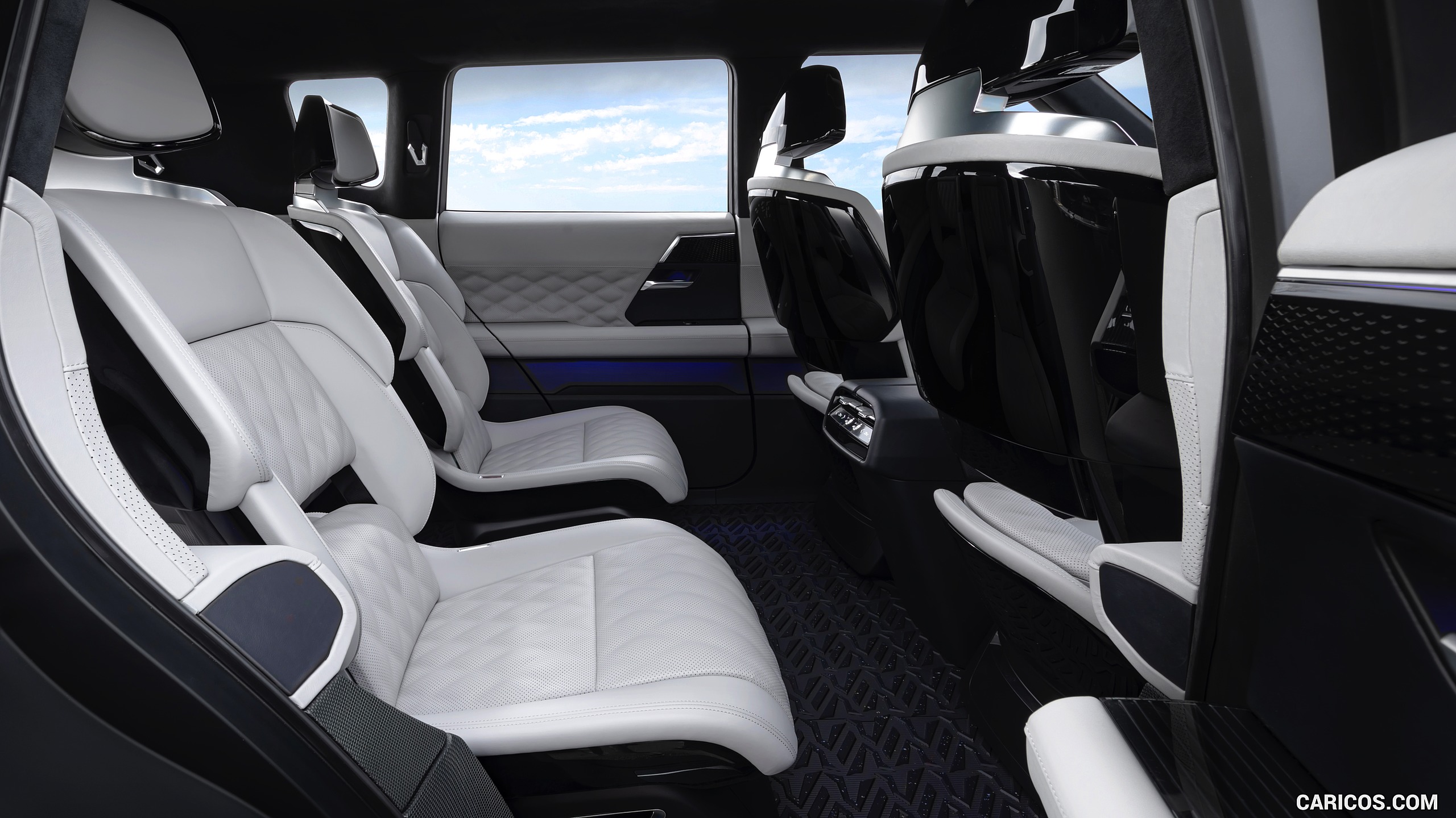 2019 Mitsubishi Engelberg Tourer Concept - Interior, Rear Seats, #19 of 23