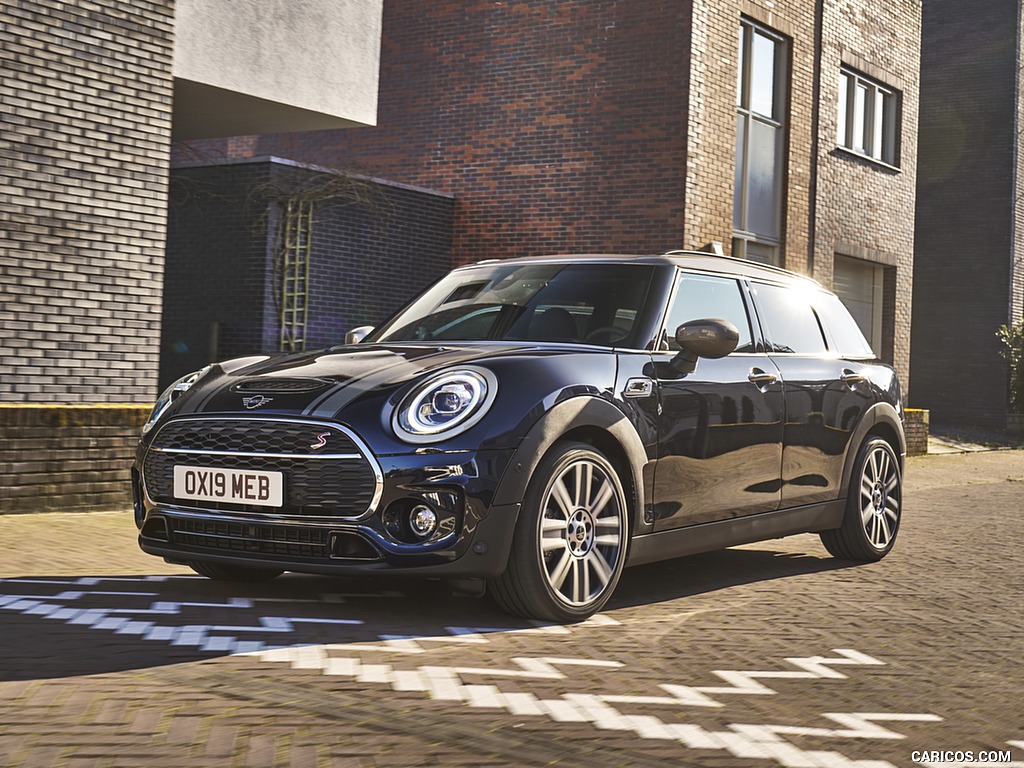 2020 MINI Clubman                 - Front Three-Quarter