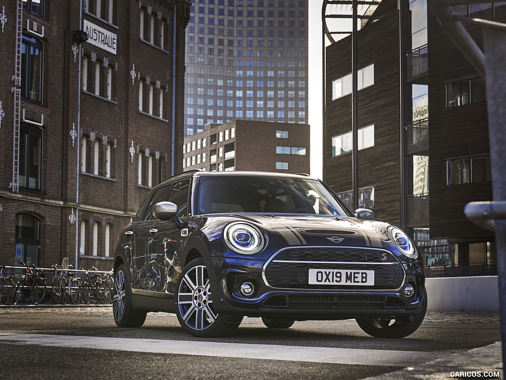 2020 MINI Clubman                 - Front Three-Quarter