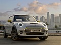 2020 MINI Cooper SE Electric - Front Three-Quarter