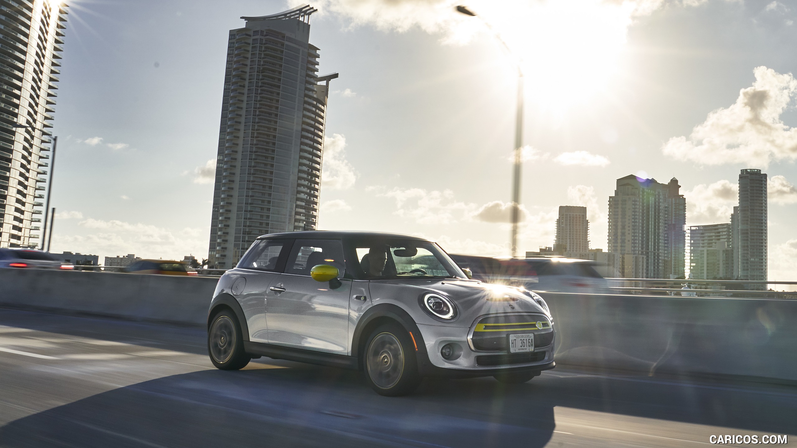 2020 MINI Cooper SE Electric - Front Three-Quarter, #115 of 421