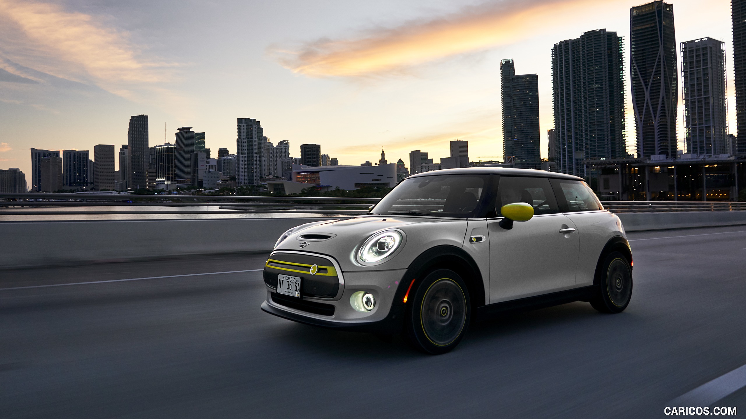 2020 MINI Cooper SE Electric - Front Three-Quarter, #118 of 421