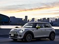 2020 MINI Cooper SE Electric - Front Three-Quarter