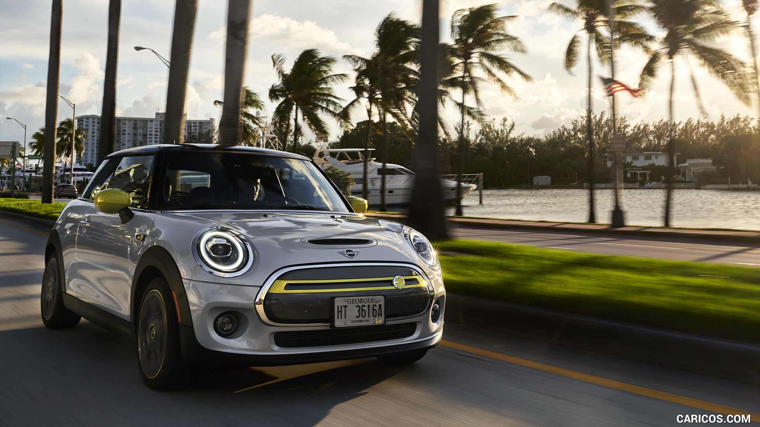 2020 MINI Cooper SE Electric - Front Three-Quarter, #161 of 421