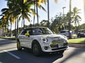 2020 MINI Cooper SE Electric - Front Three-Quarter