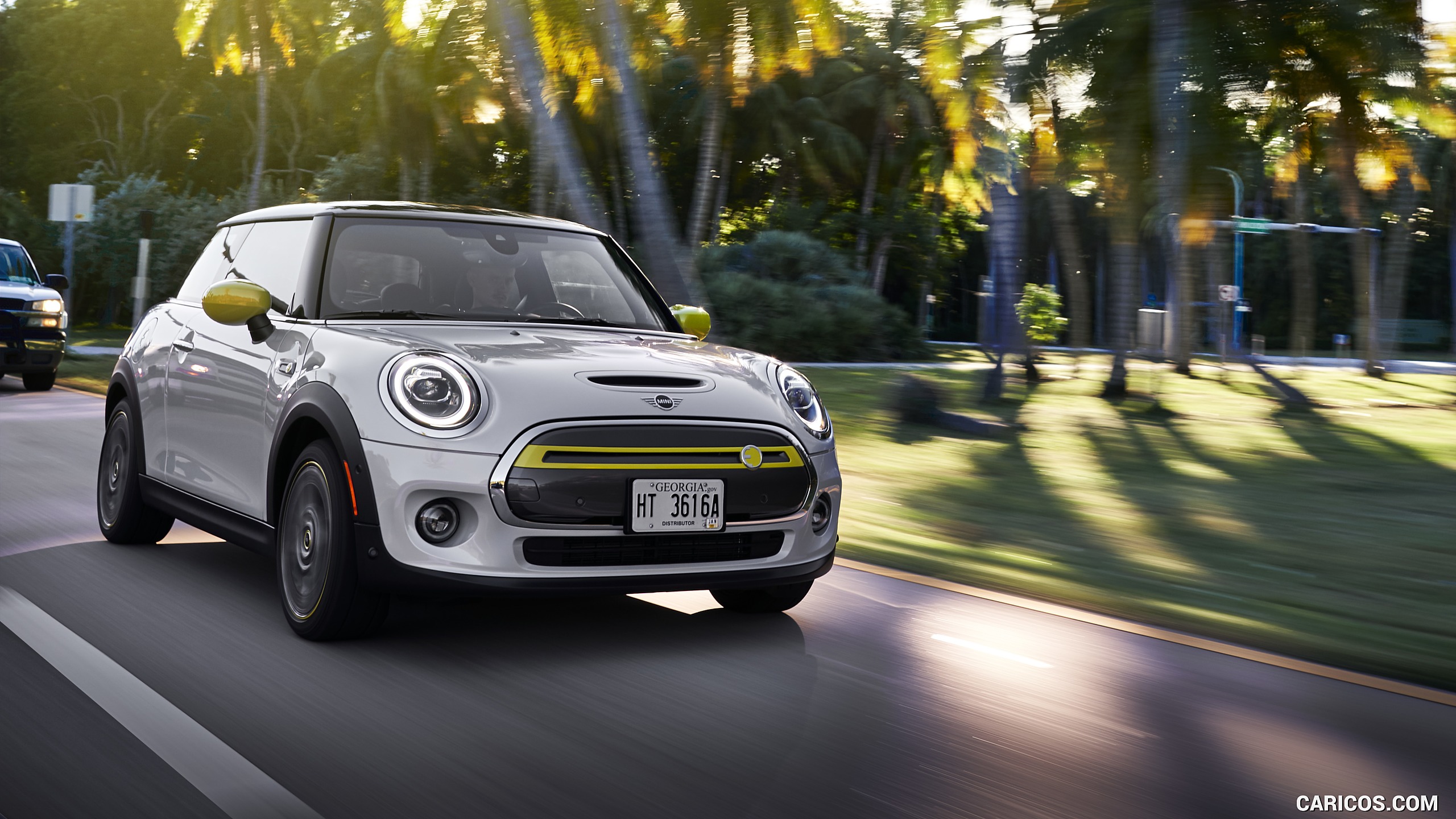 2020 MINI Cooper SE Electric - Front Three-Quarter, #165 of 421