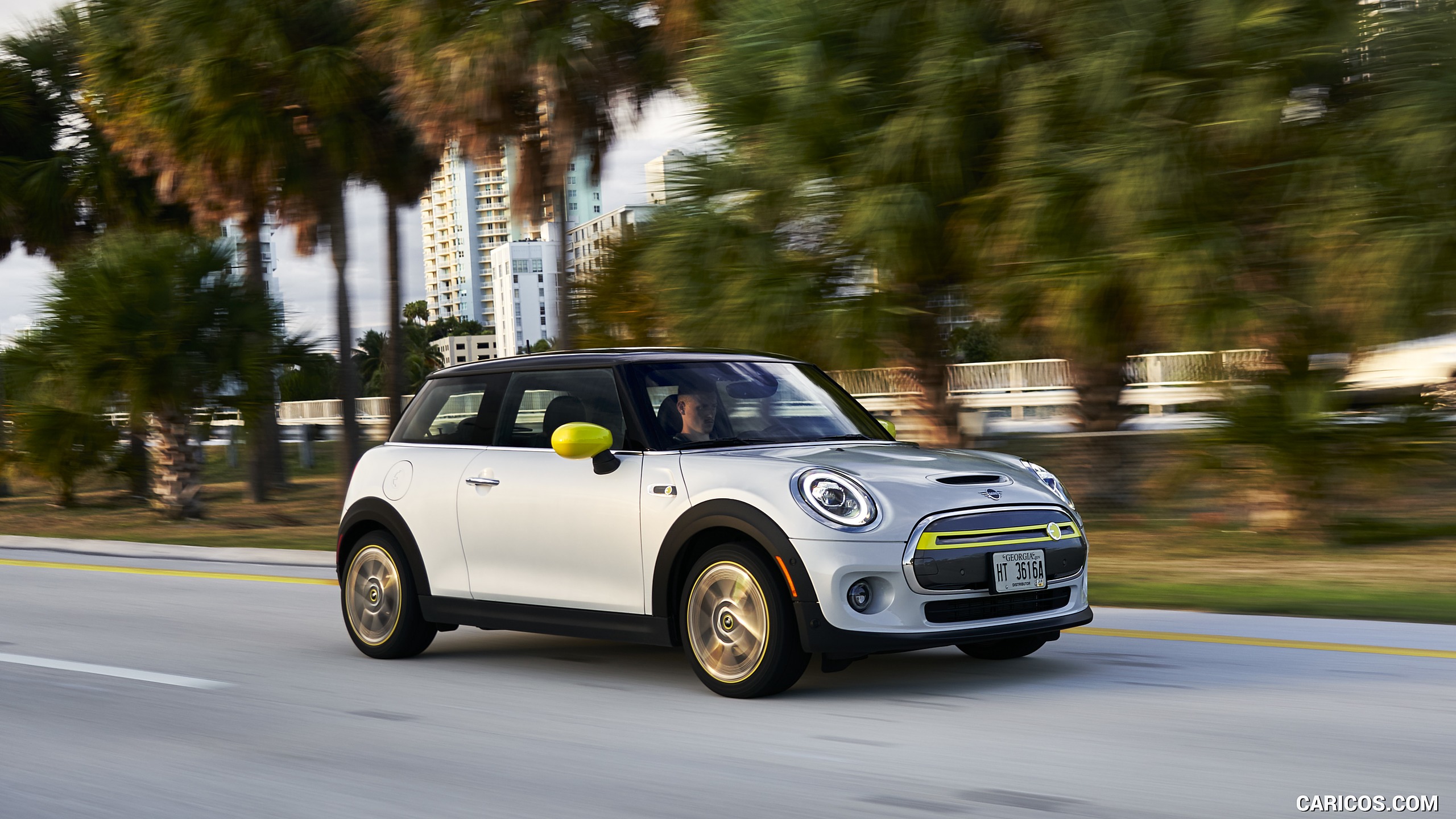 2020 MINI Cooper SE Electric - Front Three-Quarter, #171 of 421