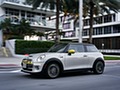 2020 MINI Cooper SE Electric - Front Three-Quarter