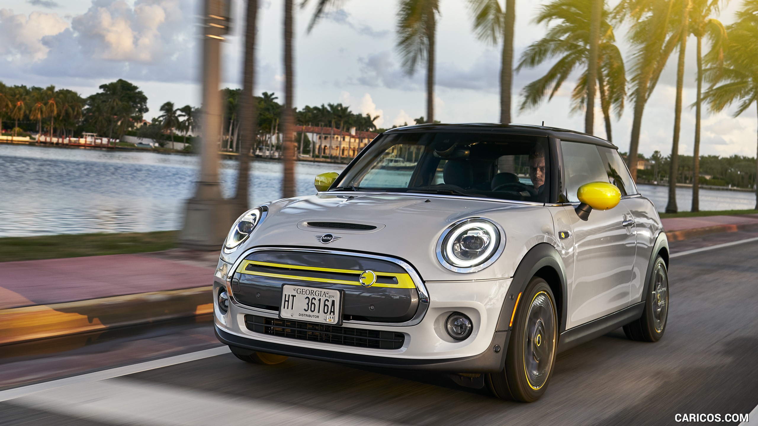 2020 MINI Cooper SE Electric - Front Three-Quarter, #188 of 421