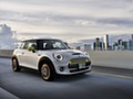 2020 MINI Cooper SE Electric - Front Three-Quarter