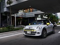 2020 MINI Cooper SE Electric - Front Three-Quarter