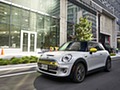 2020 MINI Cooper SE Electric - Front Three-Quarter