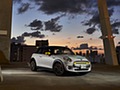 2020 MINI Cooper SE Electric - Front Three-Quarter