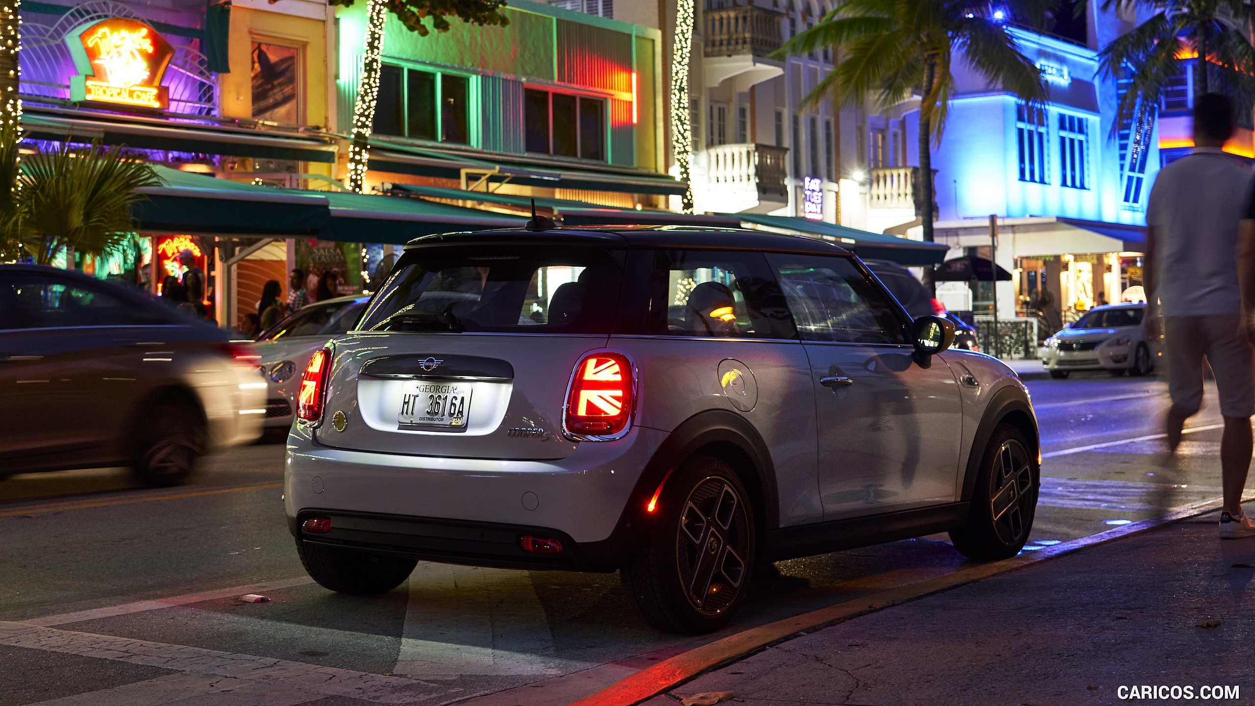 2020 MINI Cooper SE Electric - Rear Three-Quarter, #393 of 421