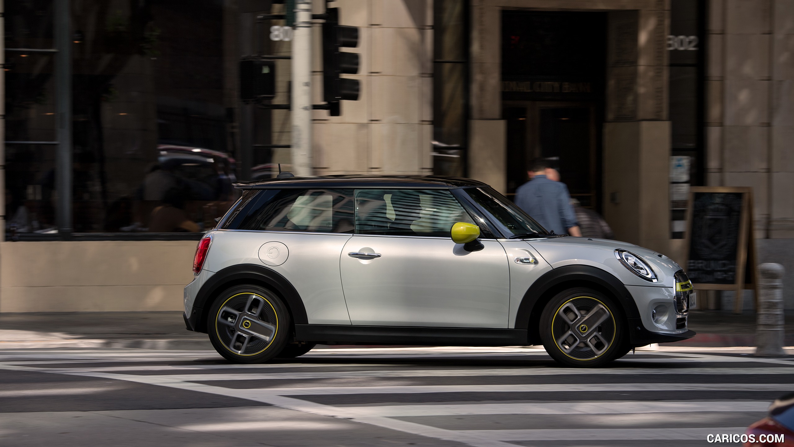 2020 MINI Cooper SE Electric - Side, #40 of 421