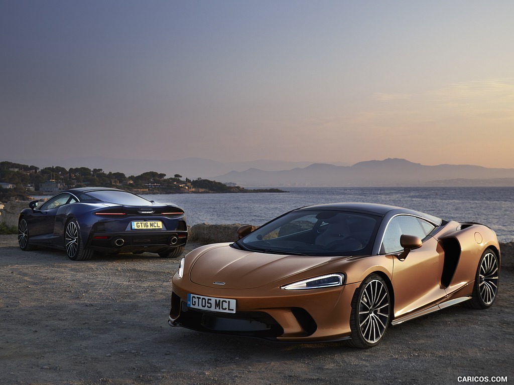 2020 McLaren GT (Color: Burnished Copper) - Front Three-Quarter