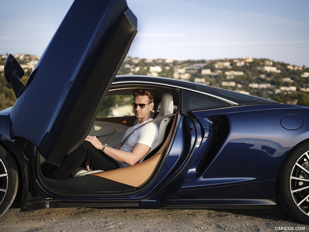 2020 McLaren GT (Color: Namaka Blue) - Detail