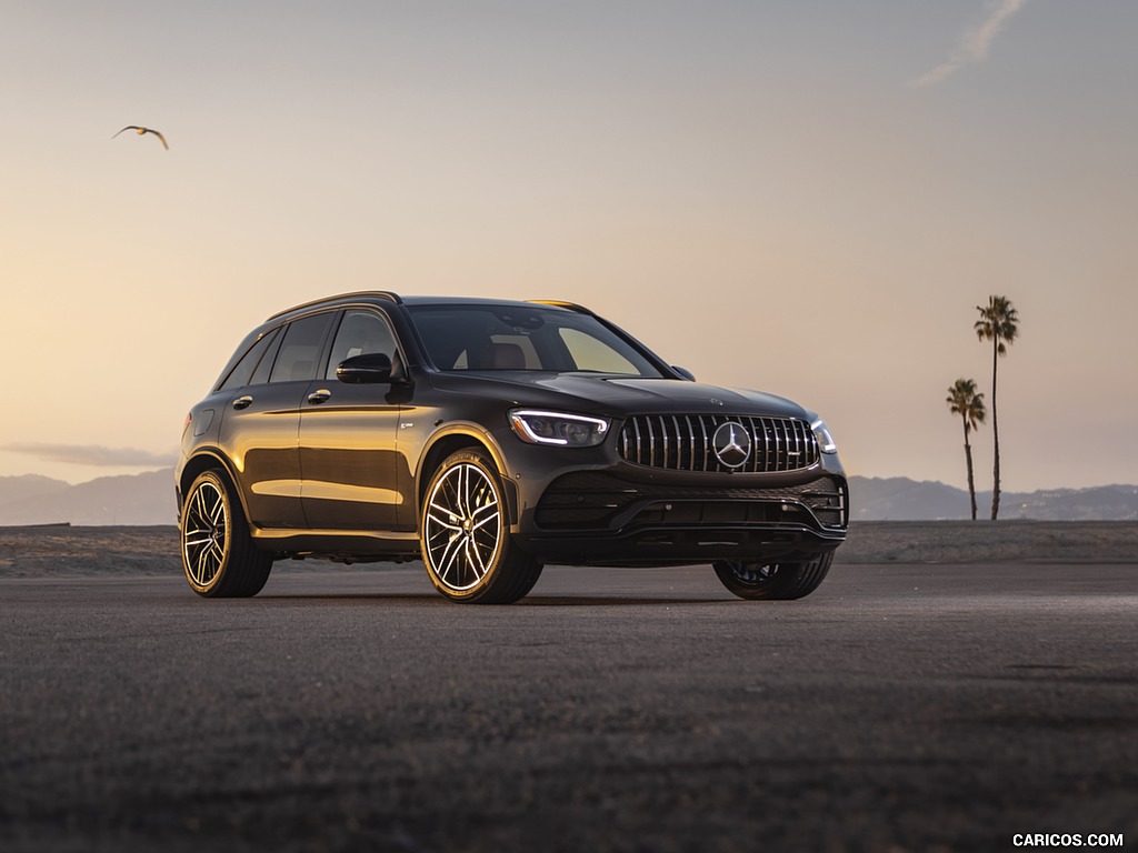 2020 Mercedes-AMG GLC 43 (US-Spec) - Front Three-Quarter