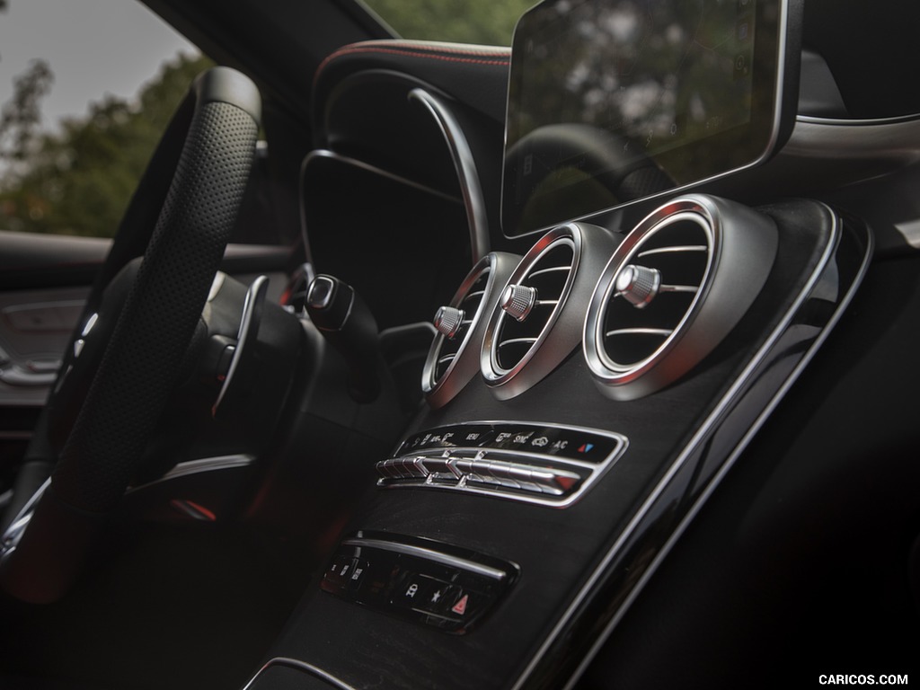 2020 Mercedes-AMG GLC 63 (US-Spec) - Interior, Detail