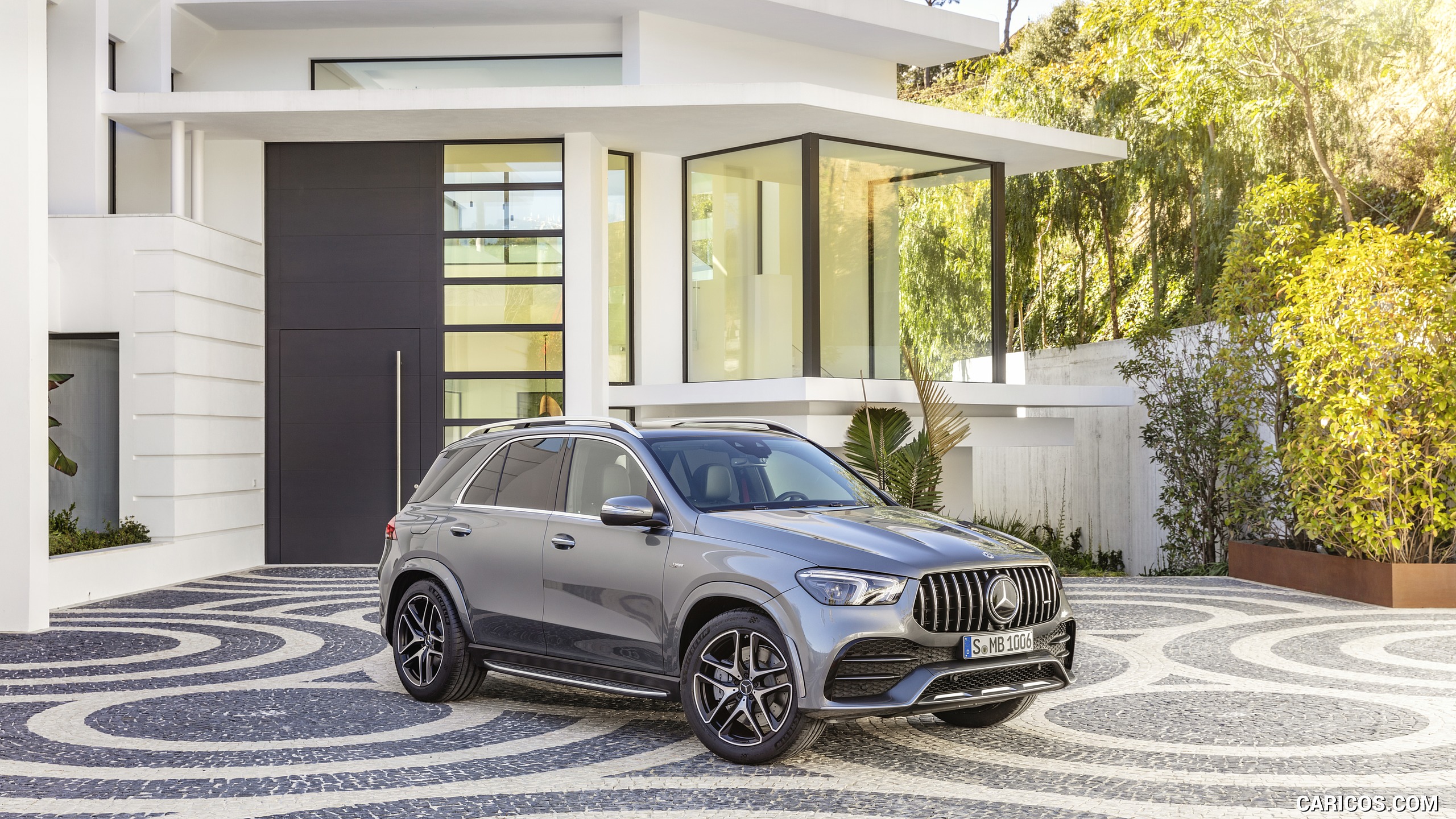 2020 Mercedes-AMG GLE 53 4MATIC+ (Color: Selenite Grey) - Front Three-Quarter, #18 of 44