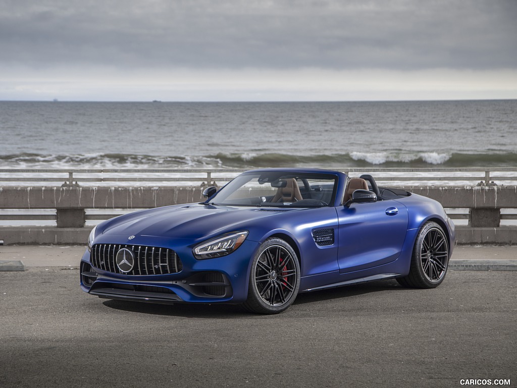 2020 Mercedes-AMG GT C Roadster (US-Spec) - Front Three-Quarter