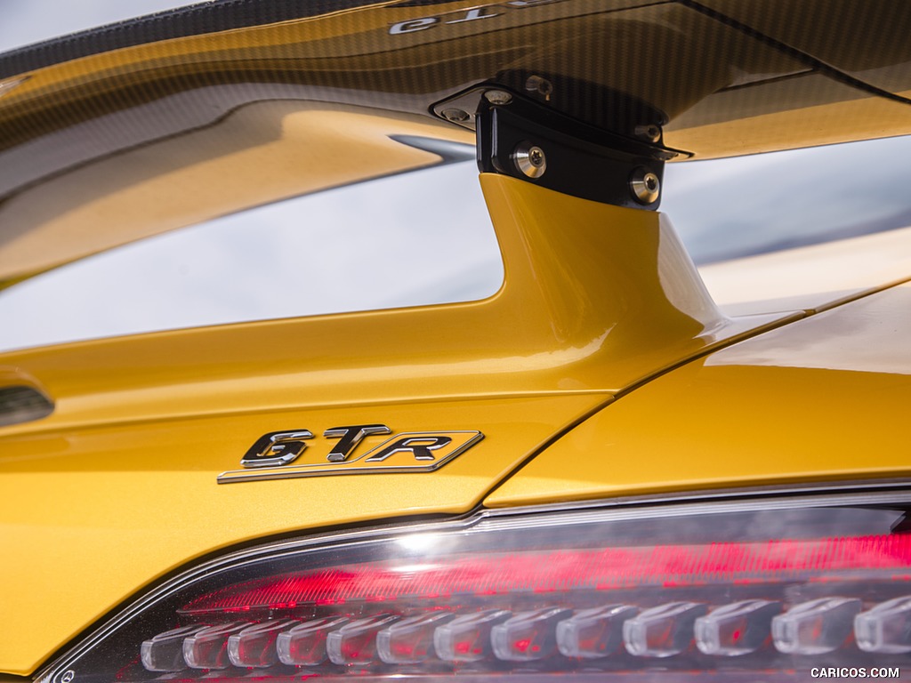 2020 Mercedes-AMG GT R Coupe (US-Spec) - Detail