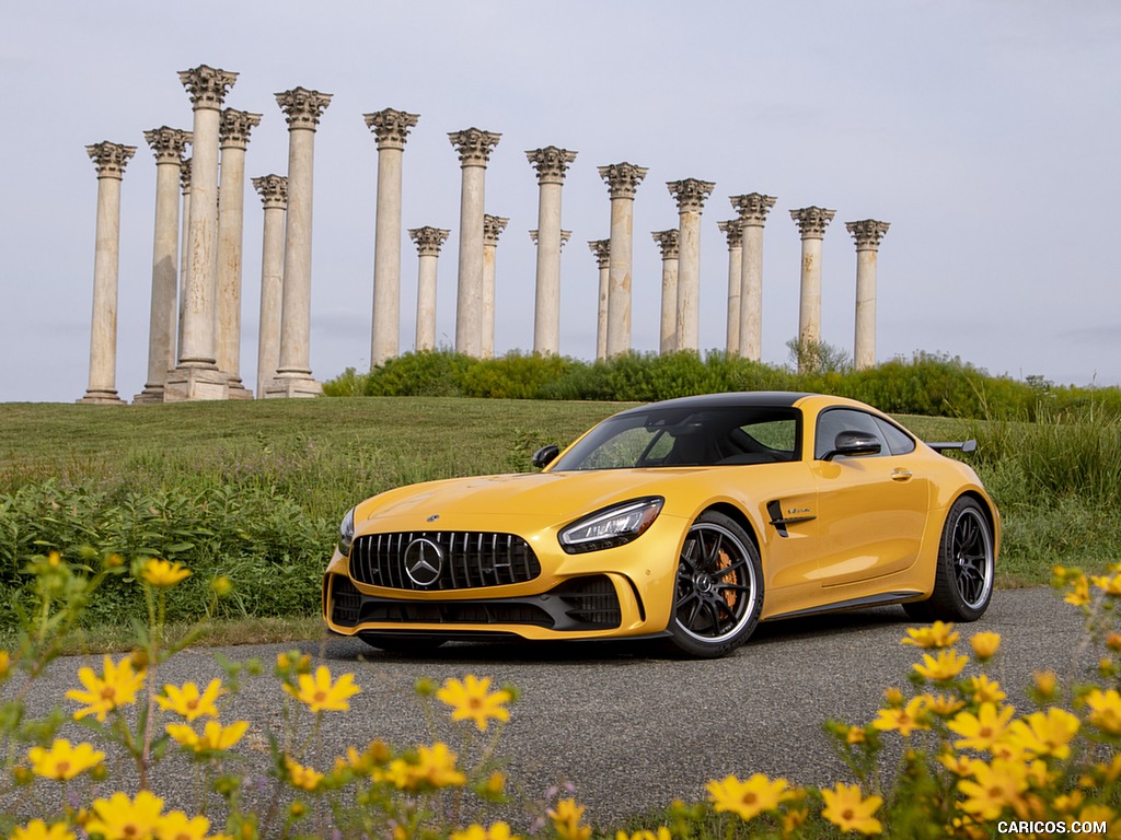 2020 Mercedes-AMG GT R Coupe (US-Spec) - Front Three-Quarter