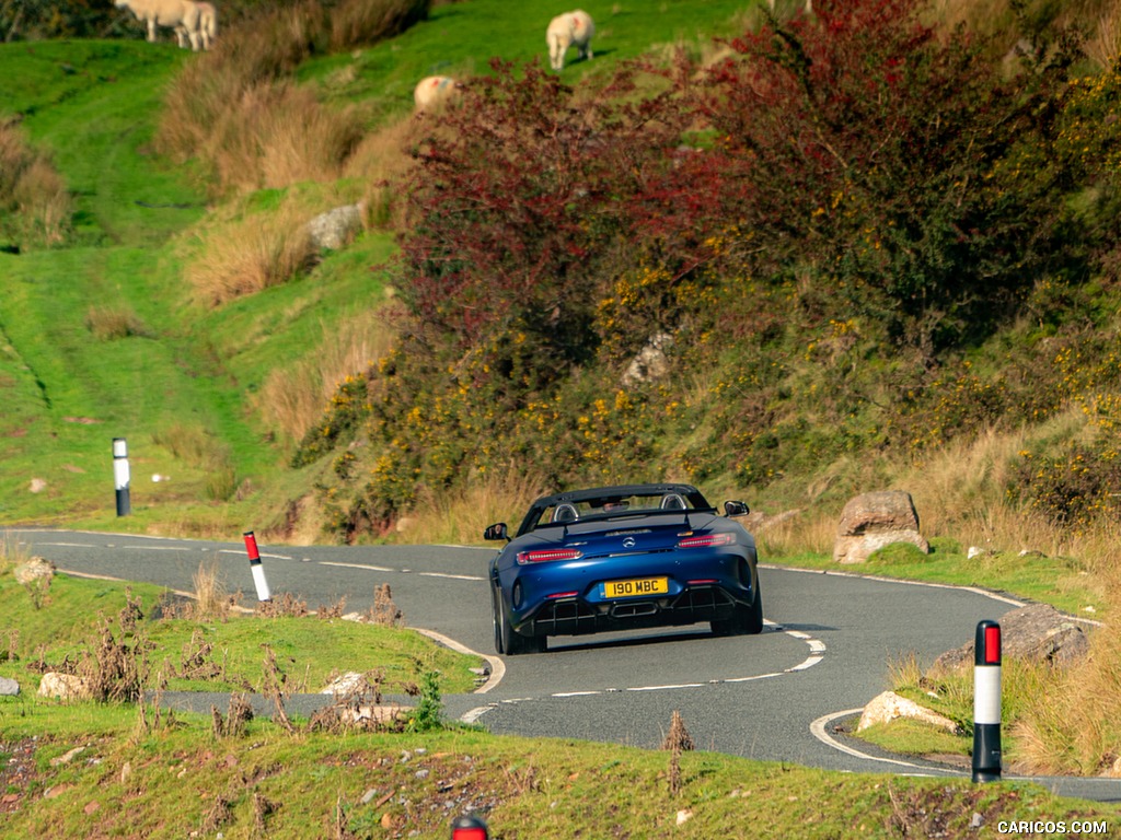 2020 Mercedes-AMG GT R Roadster (UK-Spec) - Front