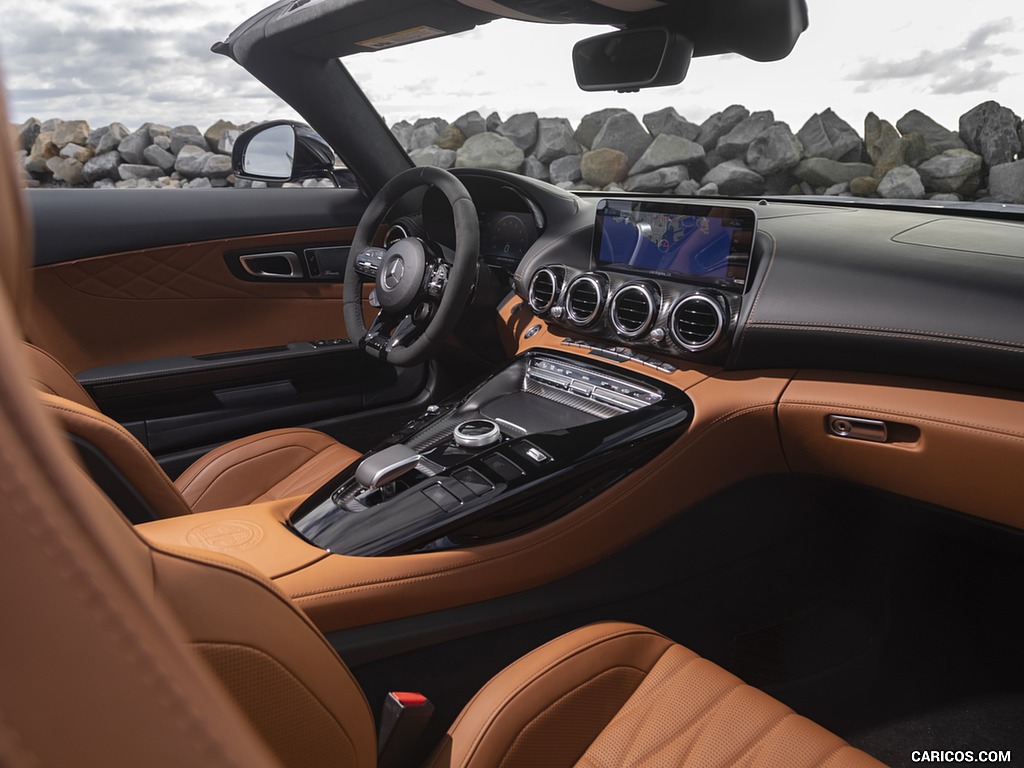 2020 Mercedes-AMG GT R Roadster (US-Spec) - Interior