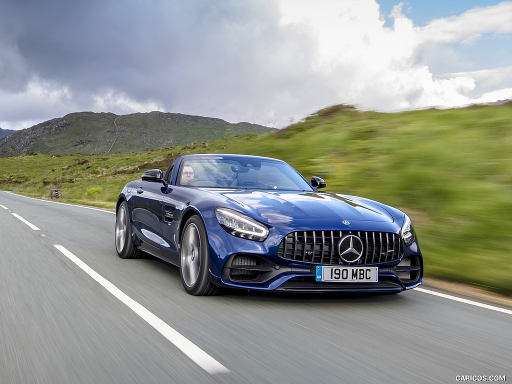 2020 Mercedes-AMG GT S Roadster (UK-Spec) - Front