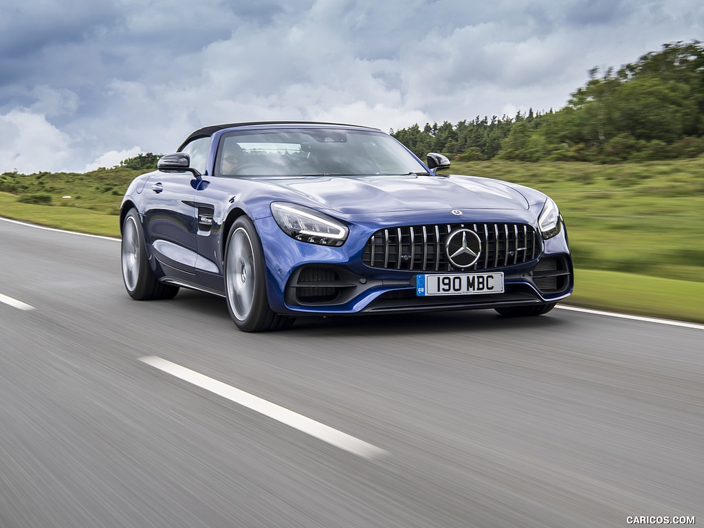 2020 Mercedes-AMG GT S Roadster (UK-Spec) - Front