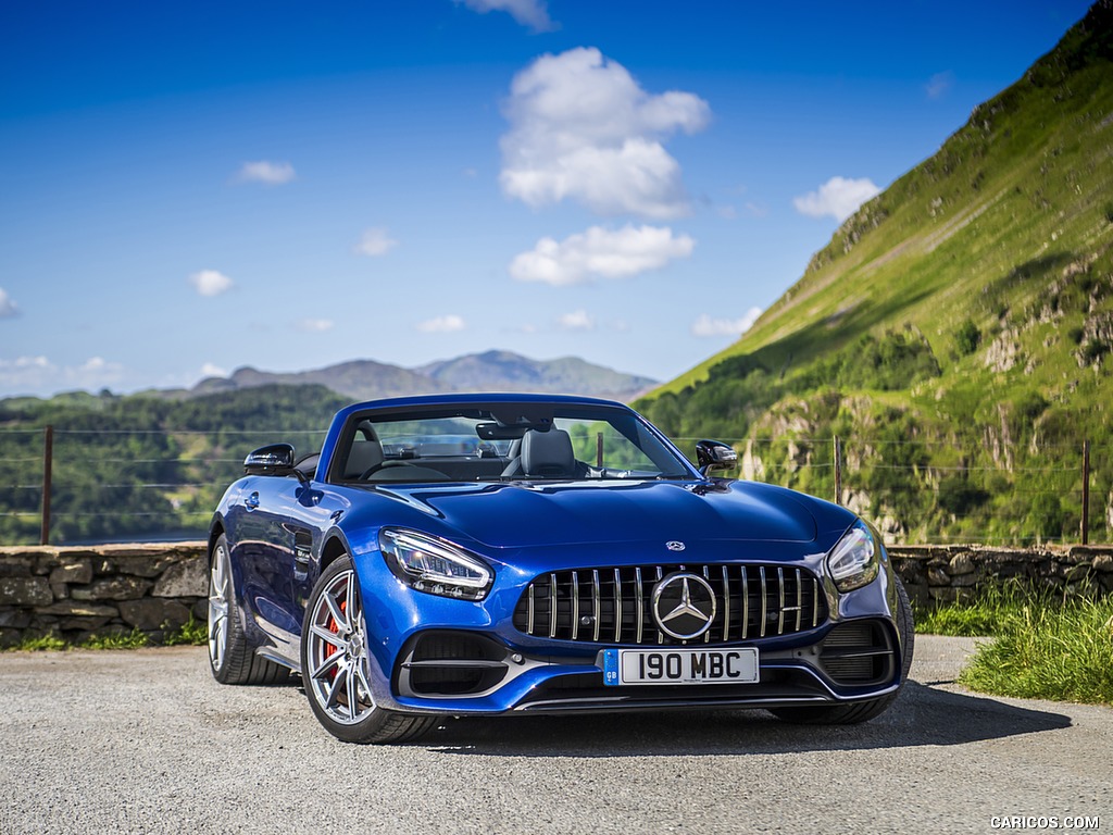 2020 Mercedes-AMG GT S Roadster (UK-Spec) - Front