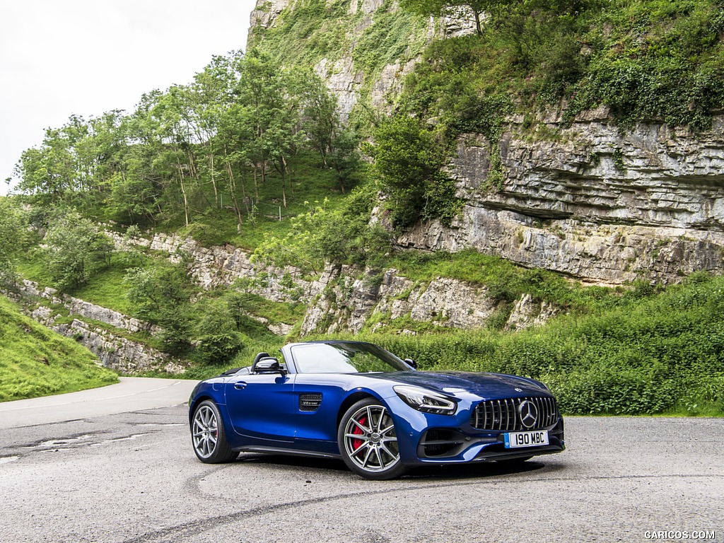 2020 Mercedes-AMG GT S Roadster (UK-Spec) - Front Three-Quarter