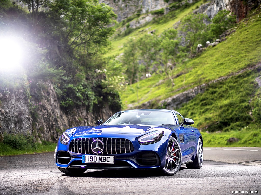 2020 Mercedes-AMG GT S Roadster (UK-Spec) - Front Three-Quarter