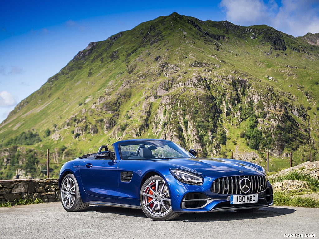 2020 Mercedes-AMG GT S Roadster (UK-Spec) - Front Three-Quarter