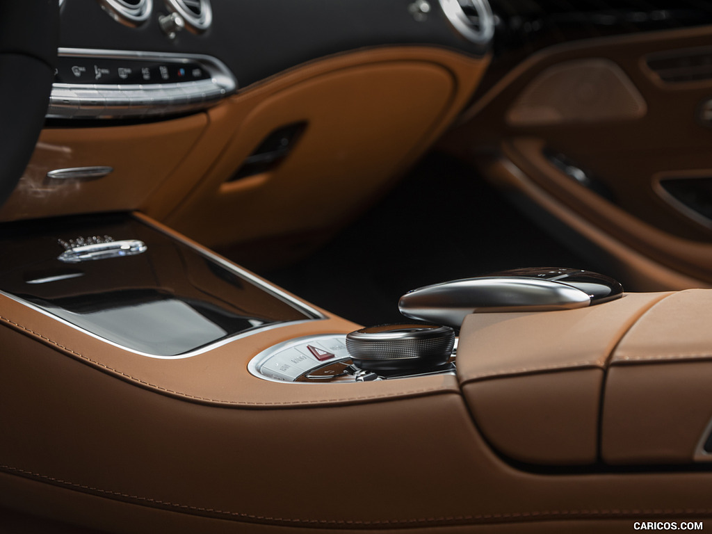 2020 Mercedes-AMG S 63 Cabriolet (US-Spec) - Interior, Detail