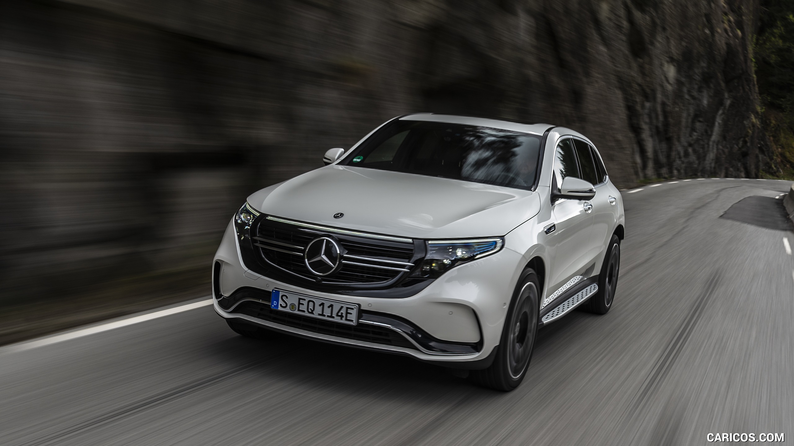 2020 Mercedes-Benz EQC (White) - Front, #300 of 398