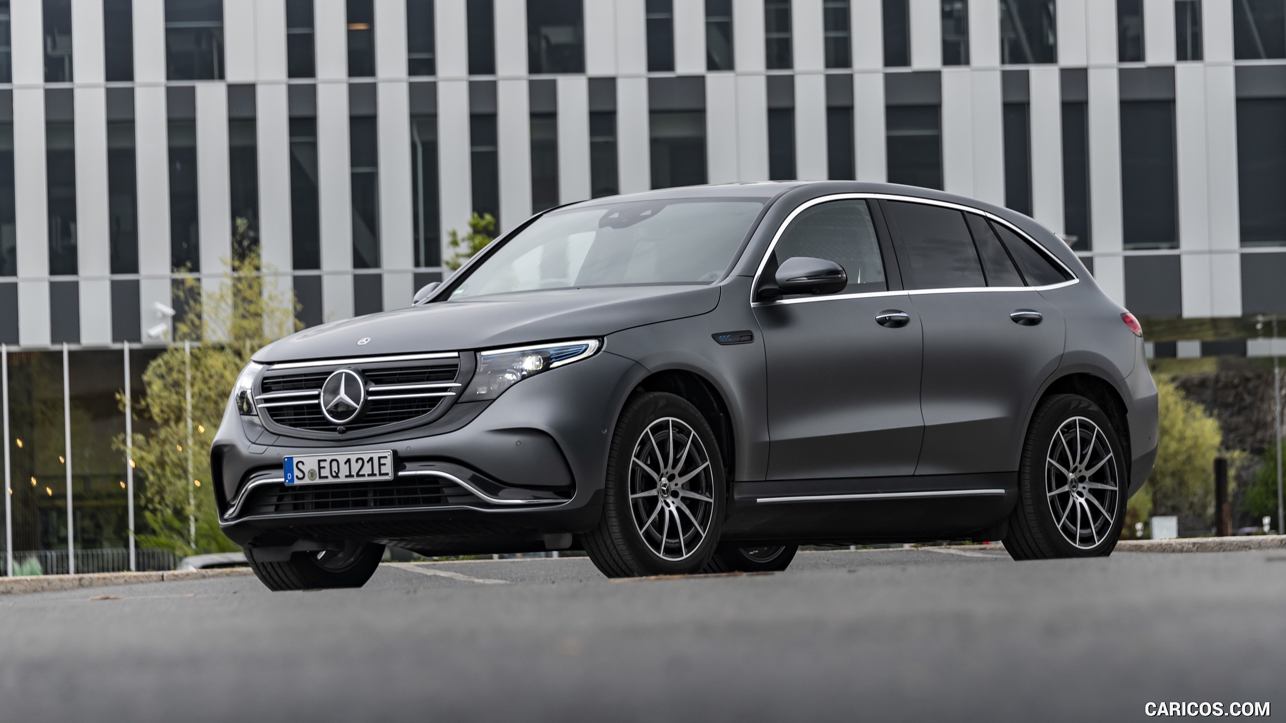 2020 Mercedes-Benz EQC (Gray) - Front Three-Quarter | Caricos