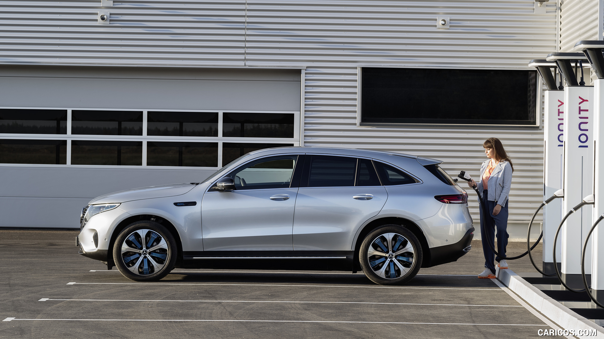 2020 Mercedes-Benz EQC 400 4MATIC Electric SUV - Side, #4 of 398