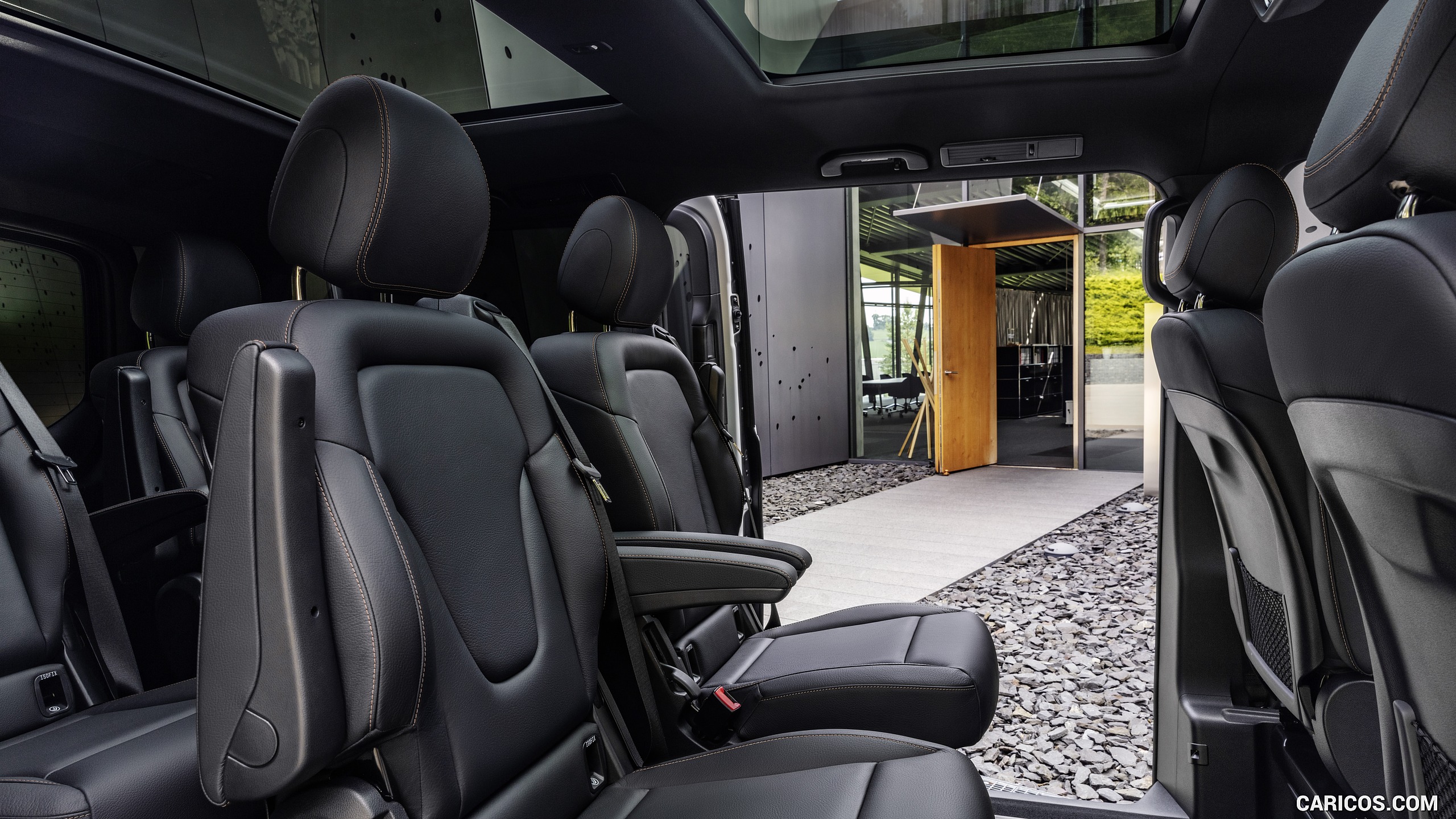 2020 Mercedes-Benz EQV 300 - Interior, Rear Seats, #32 of 43