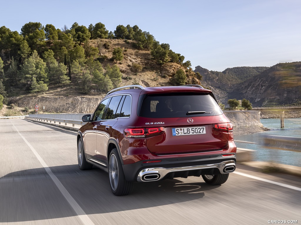 2020 Mercedes-Benz GLB 220 d 4 MATIC (Color: Designo Patagonia Red Metallic) - Rear Three-Quarter