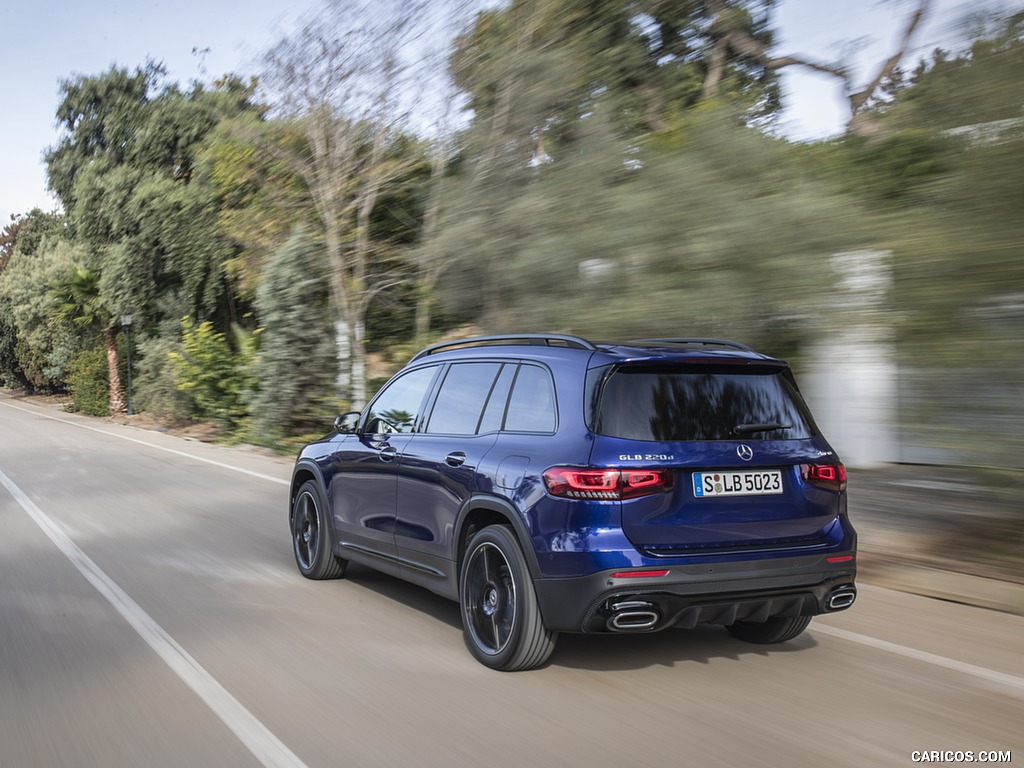 2020 Mercedes-Benz GLB 220 d 4MATIC (Color: Galaxy Blue Metallic) - Rear Three-Quarter