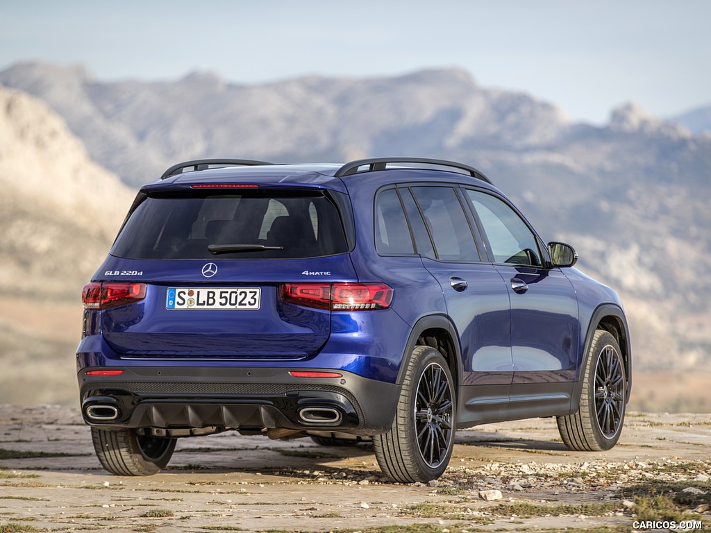 2020 Mercedes-Benz GLB 220 d 4MATIC (Color: Galaxy Blue Metallic) - Rear Three-Quarter