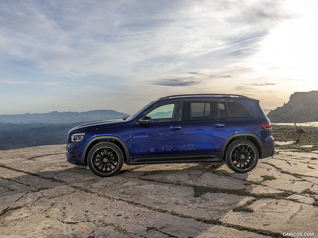 2020 Mercedes-Benz GLB 220 d 4MATIC (Color: Galaxy Blue Metallic) - Side