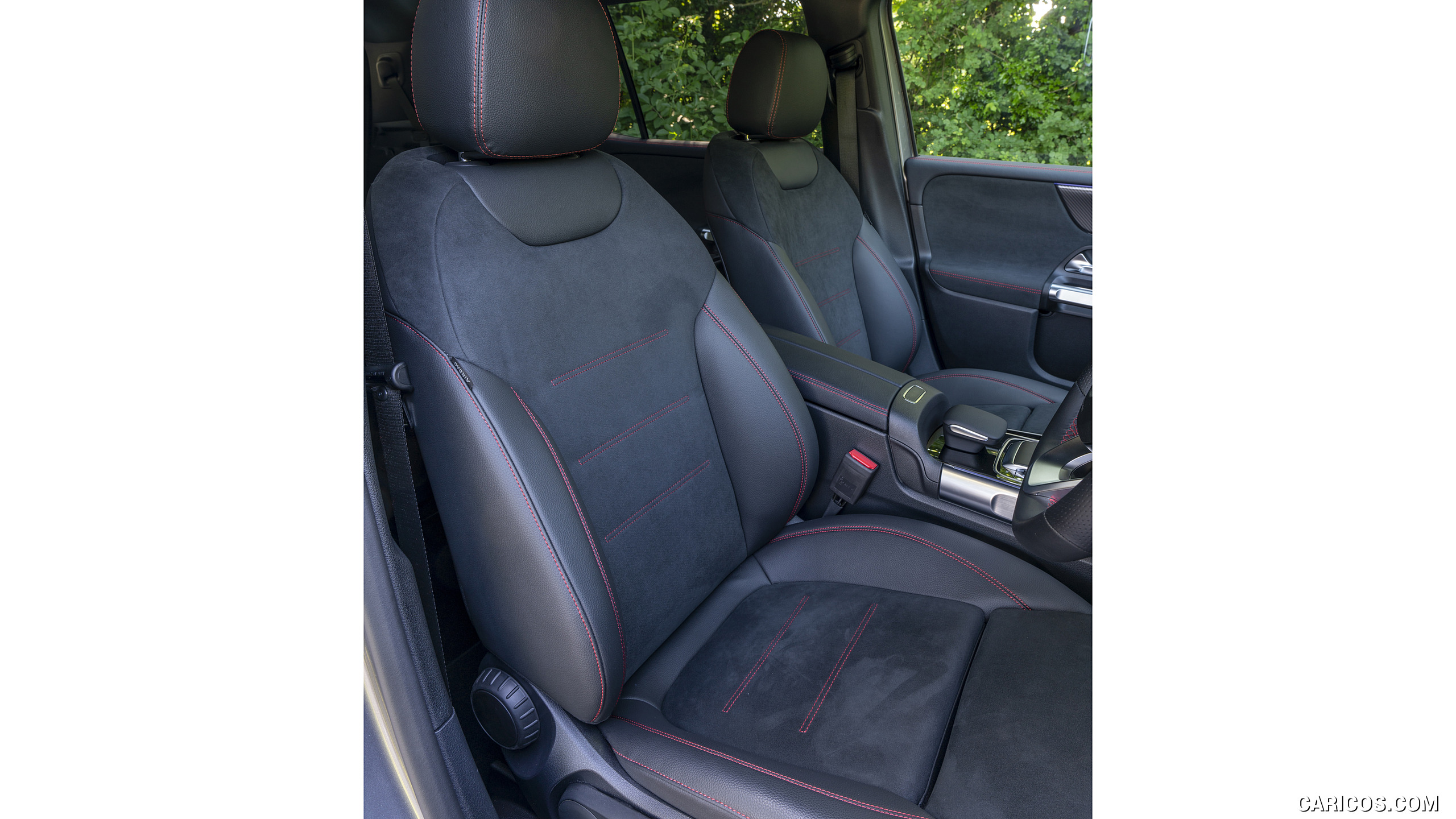 2020 Mercedes-Benz GLB 220d (UK-Spec) - Interior, Front Seats, #66 of 73
