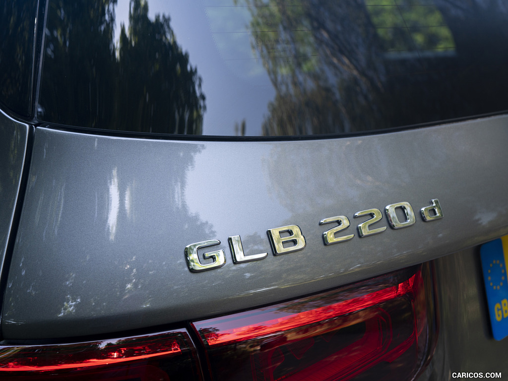 2020 Mercedes-Benz GLB 220d (UK-Spec) - Badge