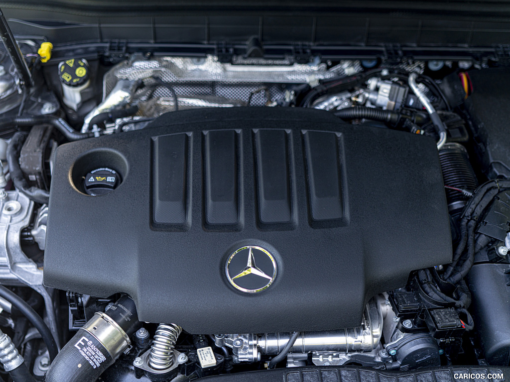 2020 Mercedes-Benz GLB 220d (UK-Spec) - Engine