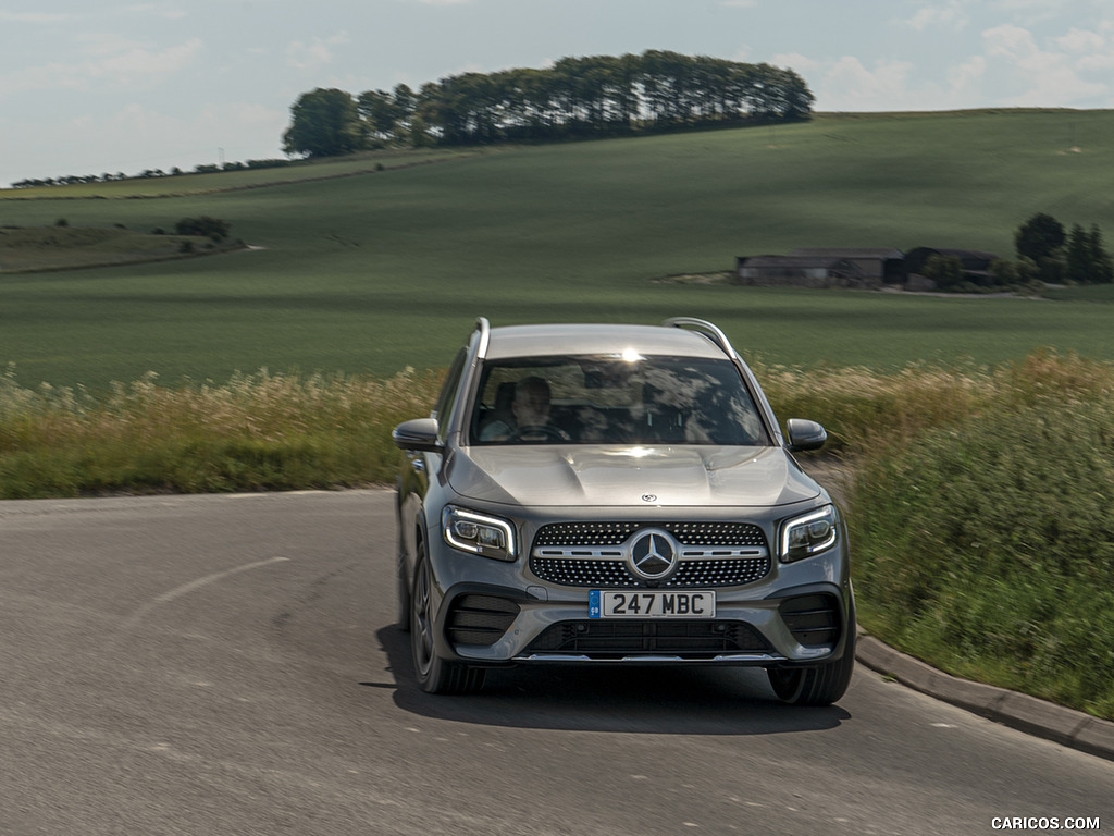 2020 Mercedes-Benz GLB 220d (UK-Spec) - Front